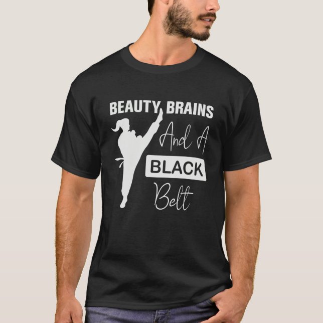 Beauty Brains And A Black Belt Karate Women Girls T Shirt (Framsida)