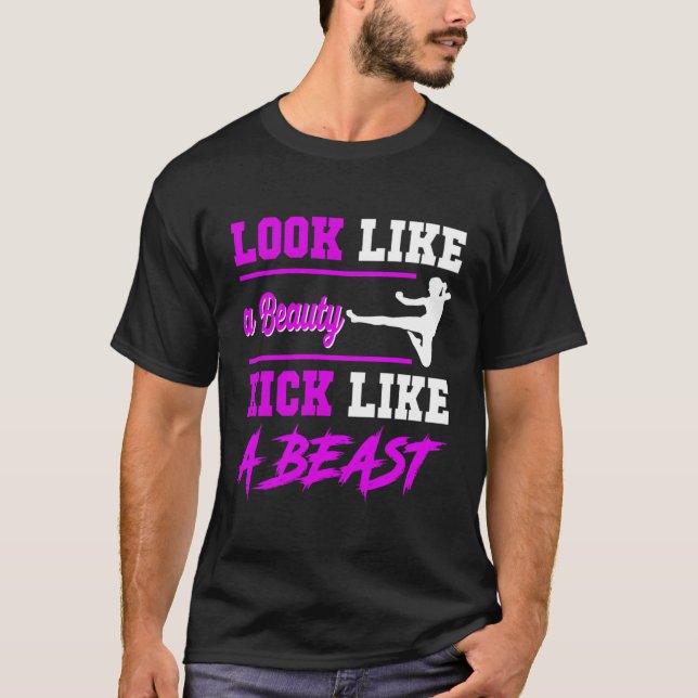 Beauty Kick as a Beast Design Kickbox T Shirt (Framsida)