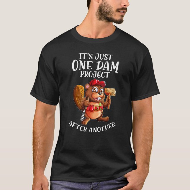 Beaver Worker som betalar ett dammprojekt efter de T Shirt (Framsida)