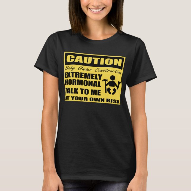 bebis under konstruktion, roligt moderskap t shirt (Framsida)