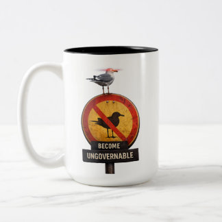 Become Ungovernable Mug – Funny Rebel Coffee Mug Två-Tonad Mugg