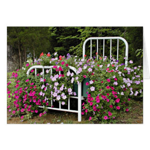 Bed av petunias hälsningskort