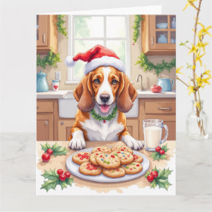 Bedårande Basset Hound som smyger sig till julgodi Kort