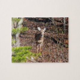 Bedårande hjort i skogen Naturfotografi Pussel