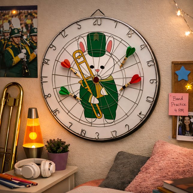 Bedårande kaninmusiker Grön & Guld Trombon Darttavla (A dartboard with a rabbit in a green & gold marching band uniform holding a trombone.)