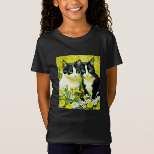 Bedårande katter som sitter i en äng med tusenskön t shirt