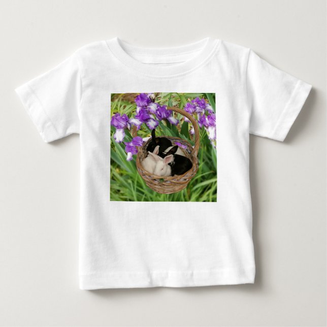 Bedårande korg med kaninungar t shirt (Framsida)