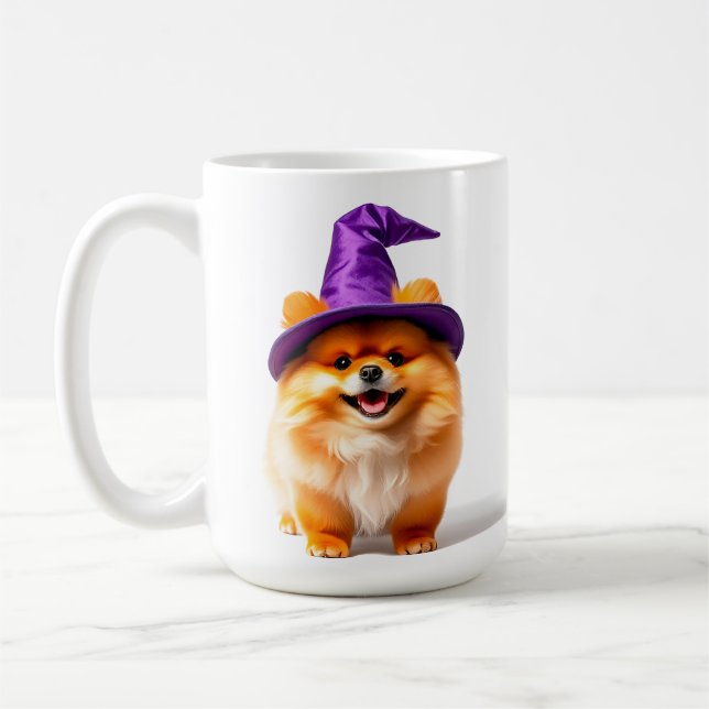 Bedårande pomeranian-valp som bär en häxhatt kaffemugg (Vänster)