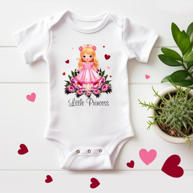 Bedårande prinsessa med blommor t shirt (Skapare uppladdad)
