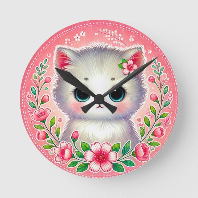 Bedårande vit kattunge omgiven av rosa blommor rund klocka (Framsida)