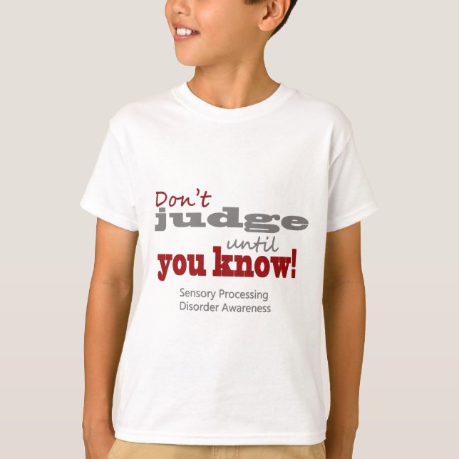 Bedöma inte t-shirt (Framsida)