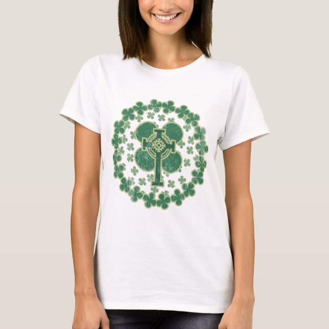 Bedrövad st patricks dayShamrockskor Tee (Framsida)