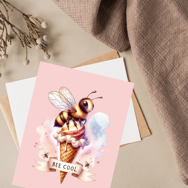 Bee Cool Whimsical Vykort (Skapare uppladdad)