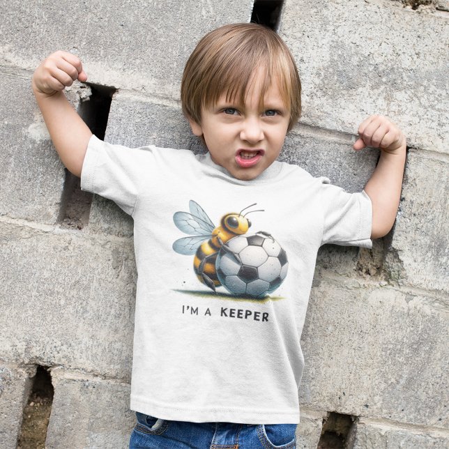Bee Holding Soccer Ball Artwork T Shirt (Skapare uppladdad)