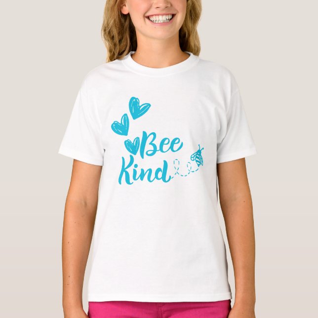 Bee Kind" Blue Hearts Tee (Framsida)