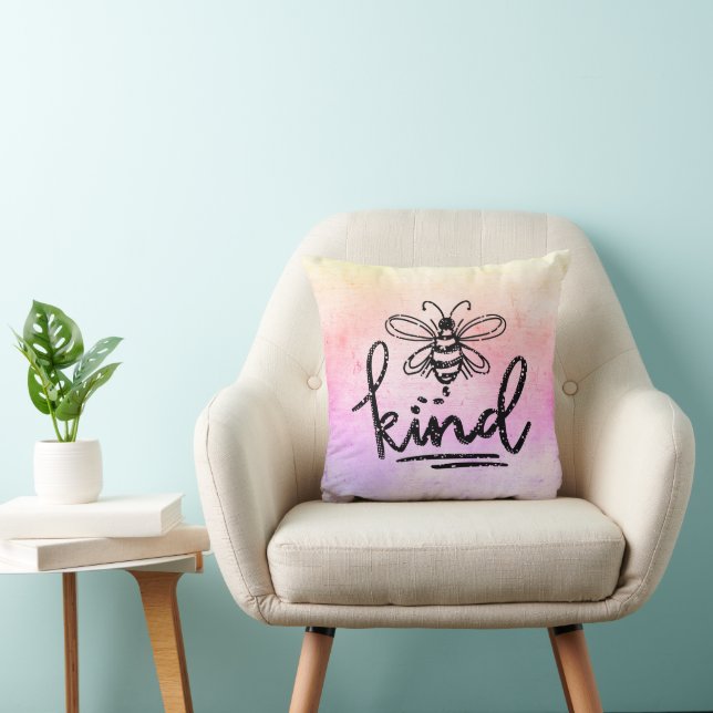 Bee Kind Rainbow Ombre Kudde (Stol)