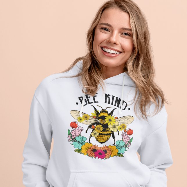 Bee Kind Wild Flowers Grafisk Casual  T Shirt (Skapare uppladdad)