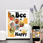 Bee Lycklig Honeycomb 6 Photo Collage Poster<br><div class="desc">Bee Lycklig Photo Collage med 6 av dina favoritfoton. En roligt och en glad design med bikakor,  humla,  blommor och kärlek hjärtan. Fotomallen är inställd för att du ska kunna lägga till bilder och de visningar automatiskt i hexagonformer som en del av bikakan.</div>