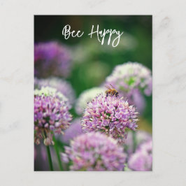 Bee Lycklig med Lila Allium Flower Motivering Vykort