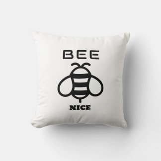 Bee Nice with Minimal Design Kudde
