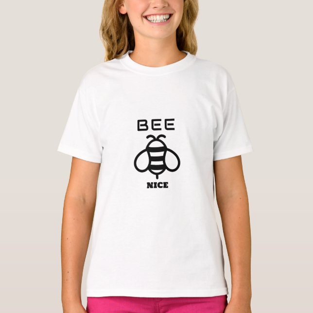 Bee Nice with Minimal Design T Shirt (Framsida)