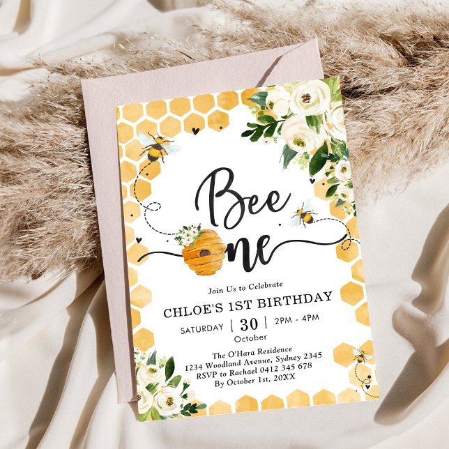 Bee One Honey Bee Floral 1st Birthday Invitation Inbjudningar (Skapare uppladdad)
