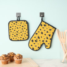 Bee Oven Mitt & Pot Holder Set - Cute Bee Kitchen
