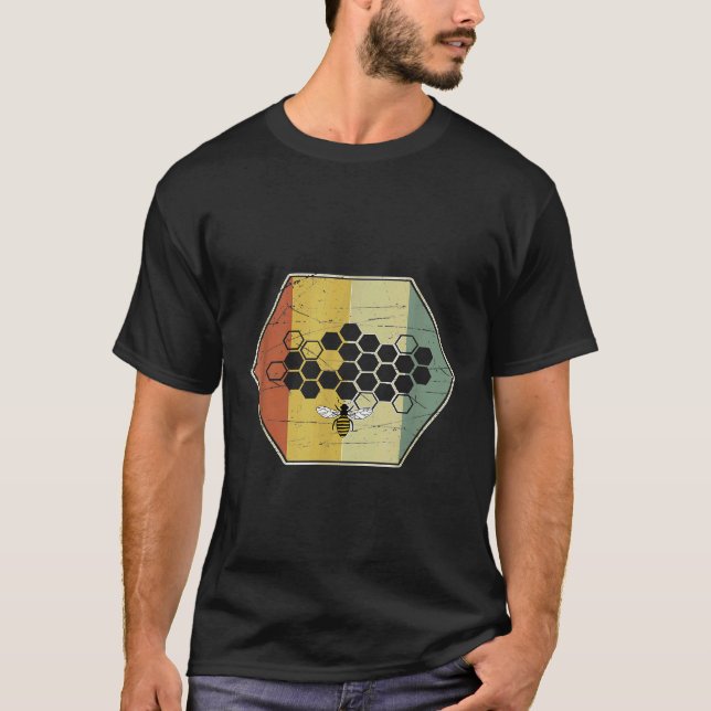 Bee Whisperer Honeycomb Retro Bee Hive biodling T Shirt (Framsida)