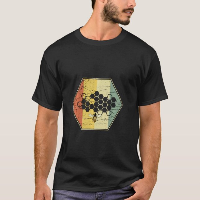 Bee Whisperer Honeycomb Retro Bee Hive biodling T Shirt (Framsida)