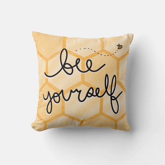 "Bee" Yourself Pillow Kudde (Framsida)