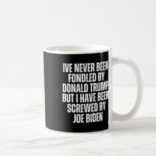 Been Fondled av Donald Trump har kontrollerats av Kaffemugg