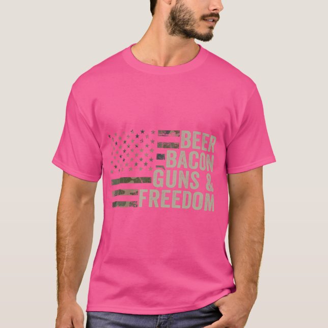 Beer Bacon Guns Freedom - Funny Bbq Drinking Gun T Shirt (Framsida)