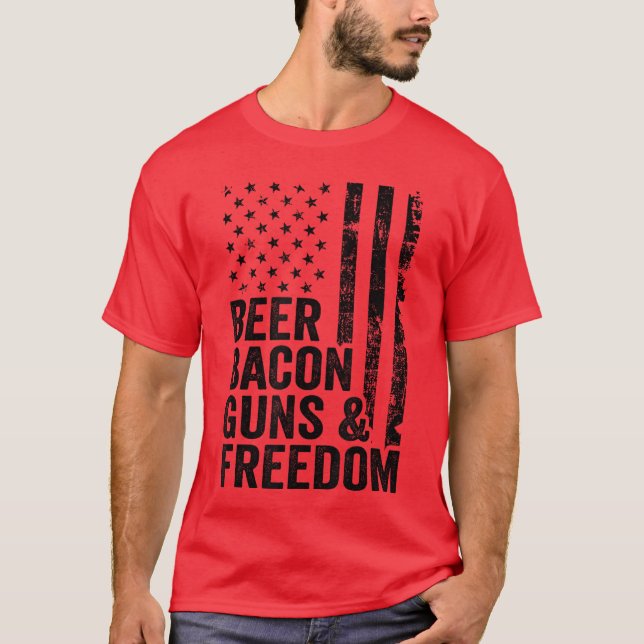Beer Bacon Guns Freedom USA BBQ American Flag Drin T Shirt (Framsida)
