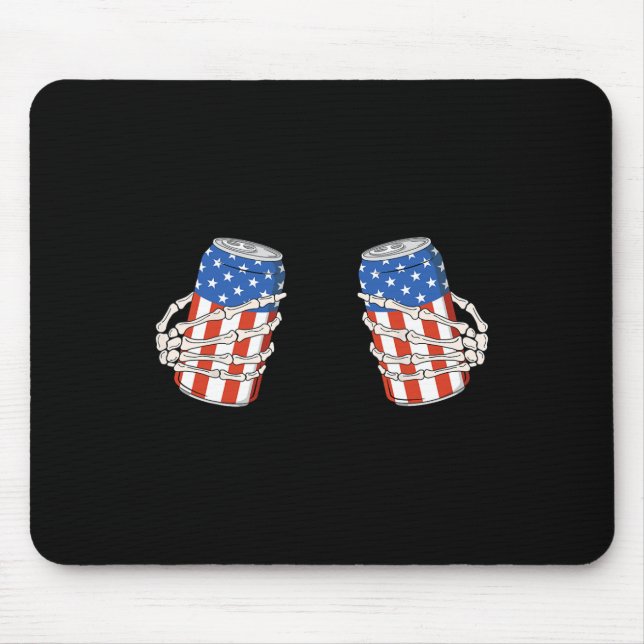 Beer can Skeleton Hand Funny 4:e juli Amerikan Musmatta (Framsidan)