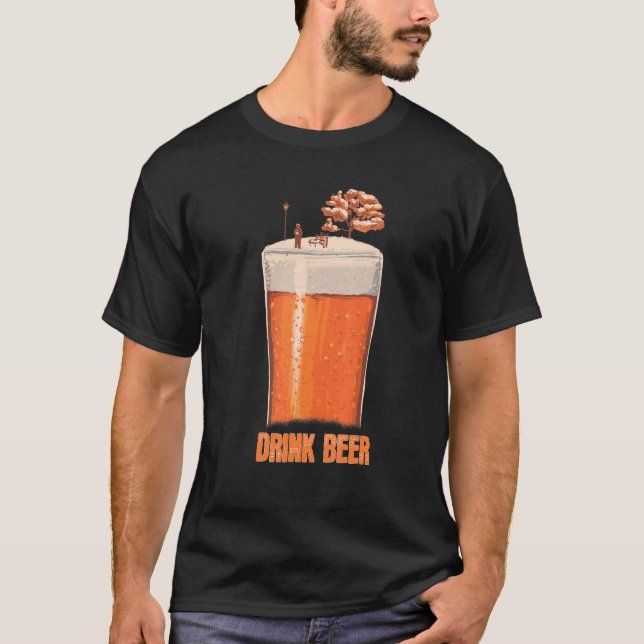 Beer Glass Winter Season Over Foam of a Beer Glass T Shirt (Framsida)