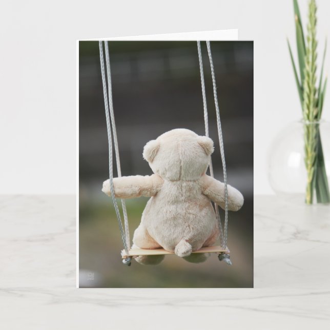 Beer op Schommel in beweging. Helgkort (Framsida)