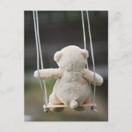 Beer op Schommel in beweging. Vykort