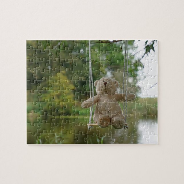 Beertje op schommel aan boom pussel (Horisontell)