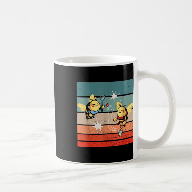 Bees Badminton Dynamic Cartoonish Artwork Funny Pl Kaffemugg (Höger)