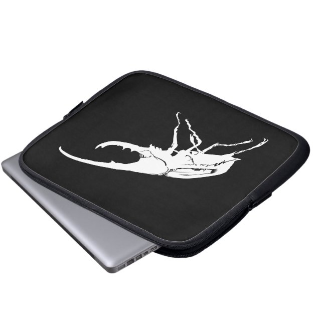 Beetle Laptop Sleeve (Framre botten)