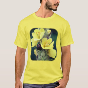 Beetle på mulleinblomning t shirt