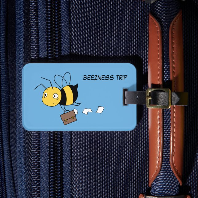 Beezness Bee, Tired Stressat Bee Holding Briefcase Bagagebricka (Framsida Insitu 4)