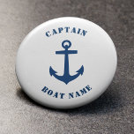 Befälhavare vid den klassiska ankarplatsen Boat Na Knapp<br><div class="desc">Navy Blue Classic Nautical Anchor och din Personlig Boat Namn och Anpassadets kapten Rank Button.</div>