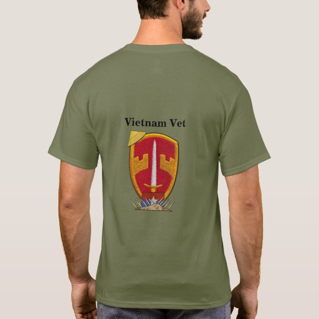 Befaller militär hjälp för MACV Vietnam Nam Vets T Shirt (Baksida)