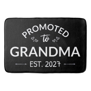 Befodrad till mormor Est 2027 Ny mormor II Badrumsmatta