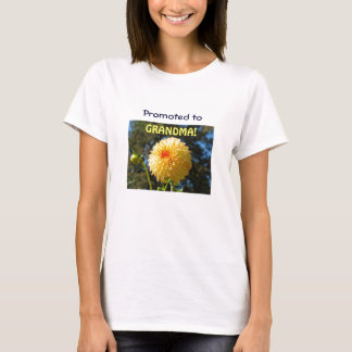 Befodrad till mormor! T-shirts Mormors blommor