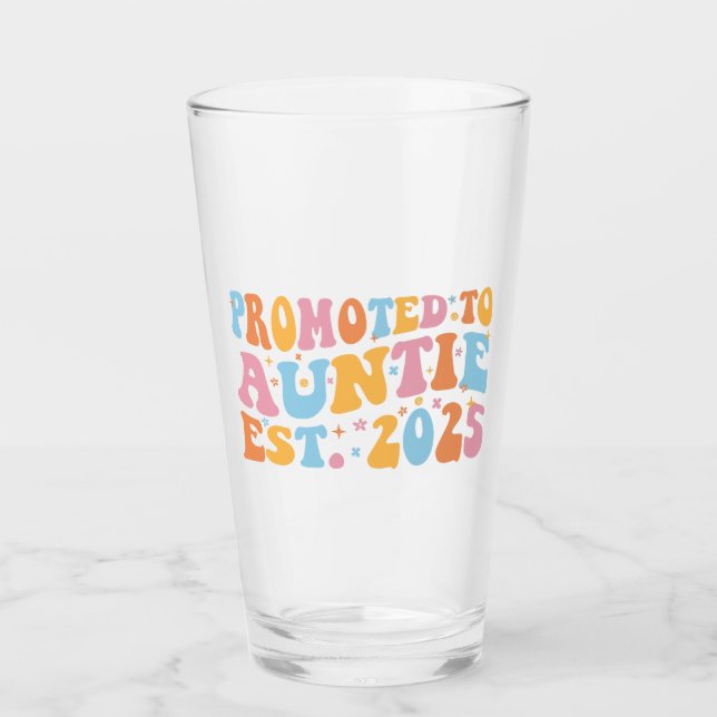 Befordrad till Auntie Est. 2025 III Glaskopp (Framsida)
