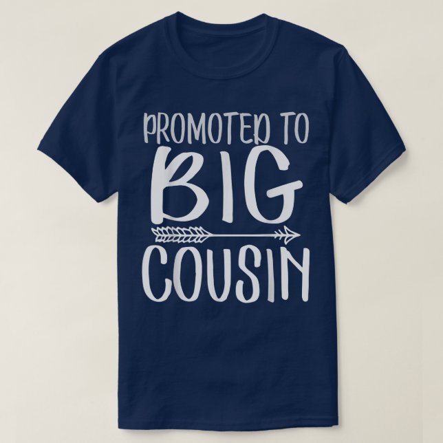 Befordrad till Big Cousinfor Big Cousin Crew Kids  T Shirt (Design framsida)