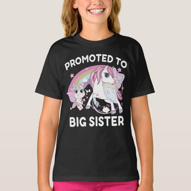 Befordrad till Big Sister Unicorn Funny T Shirt (Framsida)