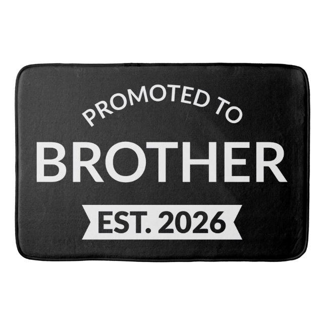 Befordrad till Brother Est. 2026 II Badrumsmatta (Framsidan)
